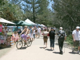 Broadbeach Art And Craft Markets - Stayed 2