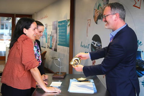 Live Pearl Harvest Experience - Perth - Stayed 2
