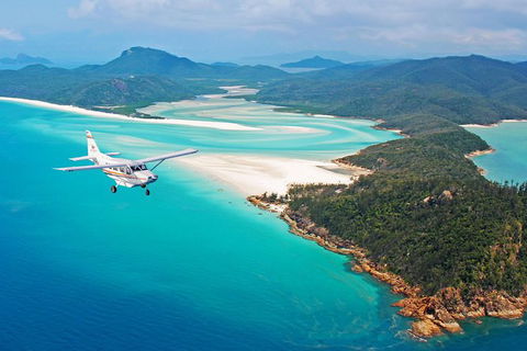 Reef And Island Scenic Flight From Airlie Beach - Stayed 10
