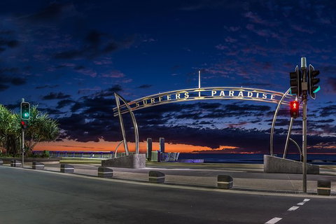 Luxury Brisbane Airport Transfers To And From Surfers Paradise For 2 Person - Stayed 0