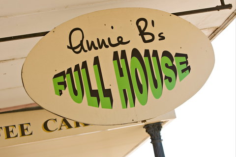Annie B's Full House - Stayed 1