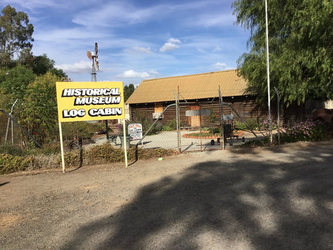 Finley And District Historic Museum And Log Cabin - Stayed 0