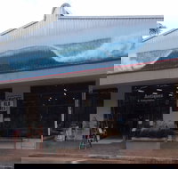 Heaths Old Wares and Collectables - Stayed