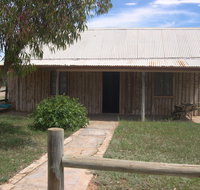 Early Settlers Cottage Solly's Hut - Stayed