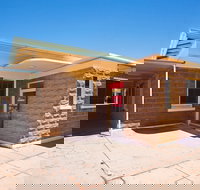 Former Alice Springs Telegraph Repeater Station and Post Office. - Stayed