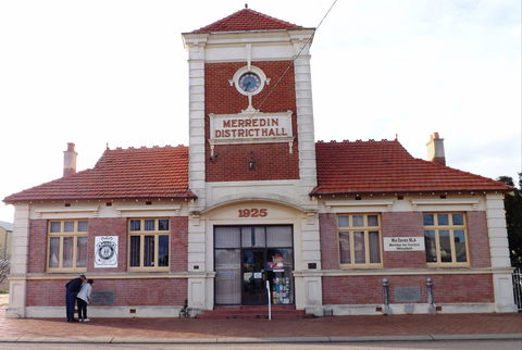 Merredin Town Hall - Stays Accommodation 0
