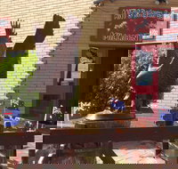 Ant's Redgum Gallery - Stayed