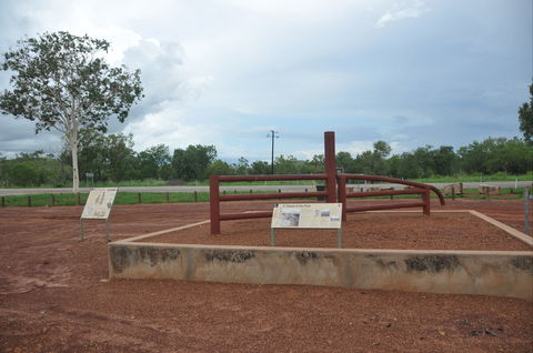 Durack Memorial - Stayed 0