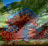 Huskisson Pictures - Stayed