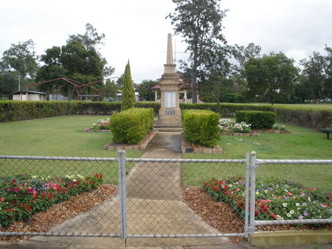 McConnell Park And Toogoolawah War Memorial - Stayed 0