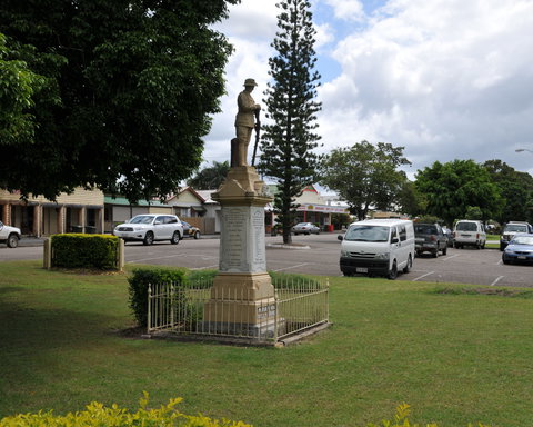 Miriam Vale War Memorial - Stayed 0