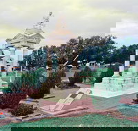 Weeping Mother Memorial - Stayed