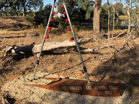 Arts Rutherglen Sculpture Trail - Stays Accommodation 1