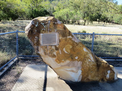 John Oxley Monument - Stayed 0
