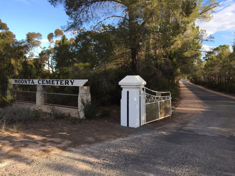 Moonta Cemetery Walks - Stays Accommodation 2