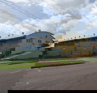 WWII Navy Victualling Yard Building - Stayed