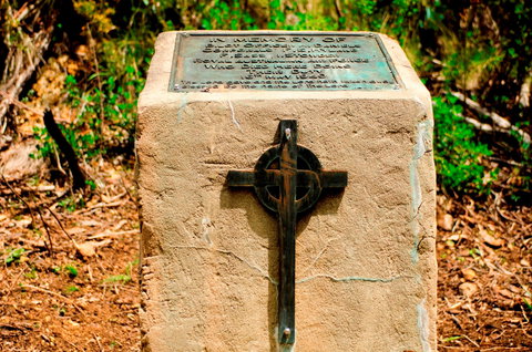 Avro Anson A4-4 Memorial - Stayed 0