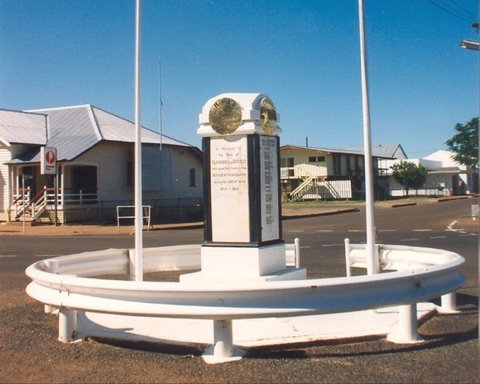Cloncurry War Memorial - Stayed 0