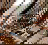 Green Glass Studio - Stayed