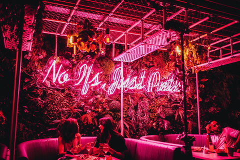 Holey Moley Northbridge - Stayed 0