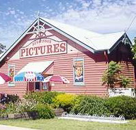 Huskisson Pictures - Stayed