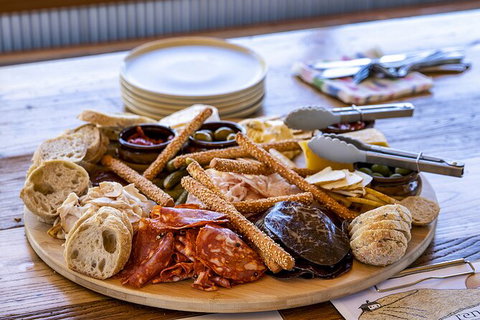 Bathurst Wine Trail Full-Day Private Tour With Tastings - Stayed 6