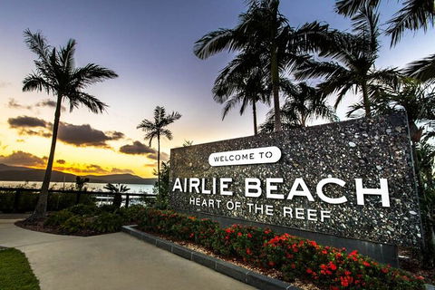 Shared Arrival Transfer: Proserpine Airport To Airlie Beach & Surrounds - Stayed 2
