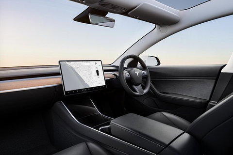 Adelaide Airport Departure Transfer In A Tesla Model3 EV - Stays Accommodation 0