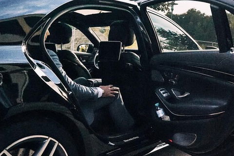 Departure Private Transfers: Adelaide To Adelaide Airport ADL In Business Car - Stayed 4