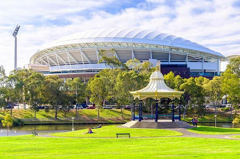 Departure Private Transfers: Adelaide To Adelaide Airport ADL In Luxury Van - Stayed 8