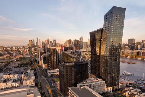 Melbourne Airport Transfers: Melbourne To Melbourne Airport MEL In Luxury Car - Stayed 5