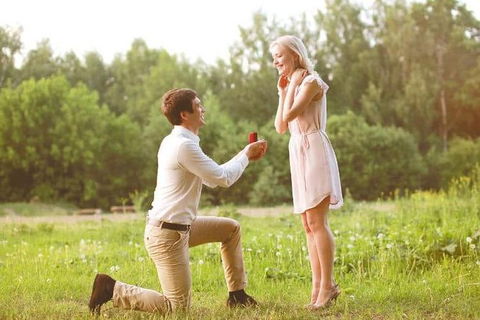 Romance Cruise + Scenic Tour + Beer Tasting + 3 Course Lunch + Hamper - Stayed 0