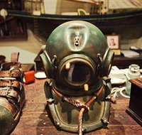 Pearl Luggers - Stayed