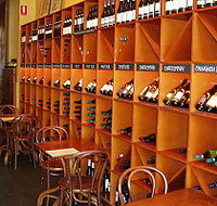 Lina's Bistro A Vin - Stayed