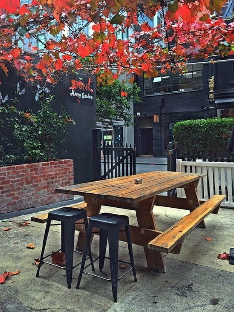 Trunk Bar & Restaurant - Stayed 4