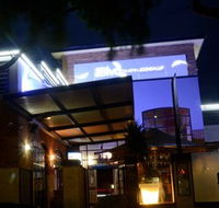 The Blvd Tavern - Stayed