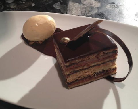 Steel Bar & Grill - Stays Accommodation 4