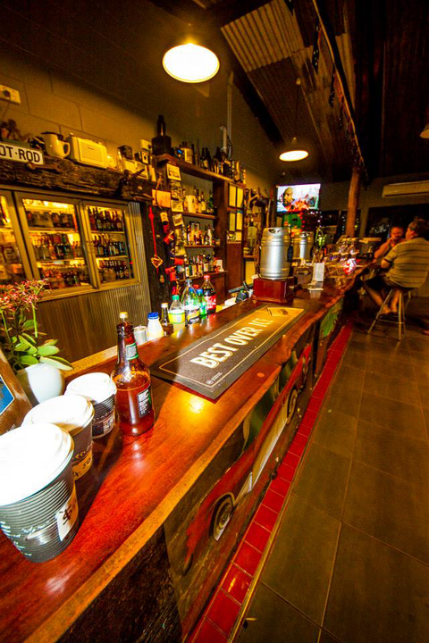 Emerald Springs Roadhouse - Stays Accommodation 4