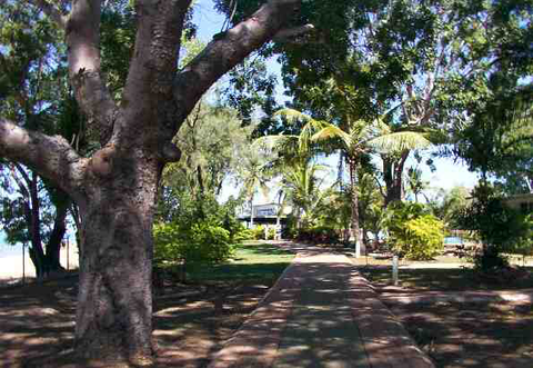 Mandorah Beach Hotel - Stays Accommodation 3