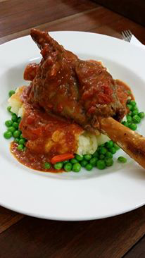 Railway Hotel - Stays Accommodation 4