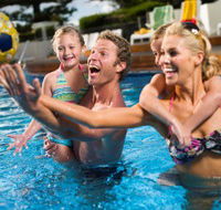 V3 Bar  Novotel Brighton Beach - Stays Accommodation