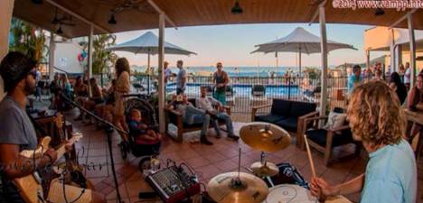 Anchor Bar - Stayed 1