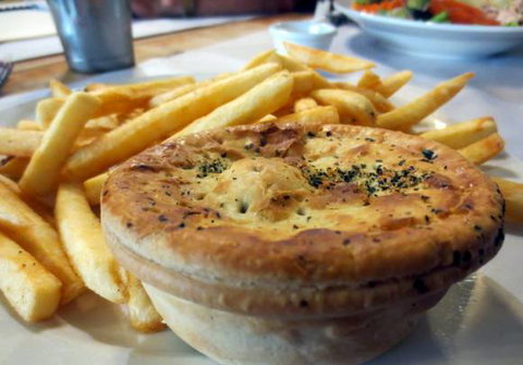 Elly’s Coffee Lounge - Stays Accommodation 1