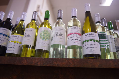 Beer And Wine O'Clock At Club Boutique Hotel Cunnamulla - Stayed 1
