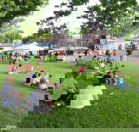 Young and Region Farmers Markets - Stays Accommodation