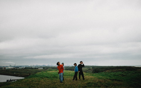 Deca Joins Australian Debut Tour - Stayed 1