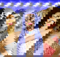 Les Divas An All Male Revue - Stayed