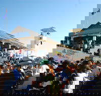 Talmoi Picnic Races - Stayed