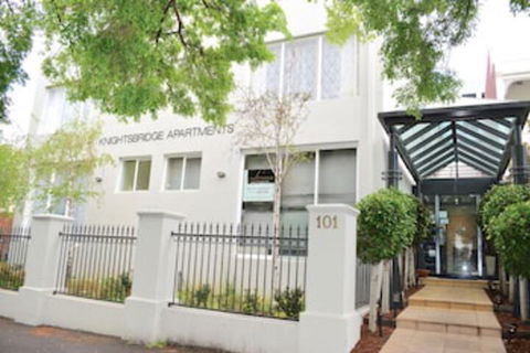 Knightsbridge Apartments - Stayed 0