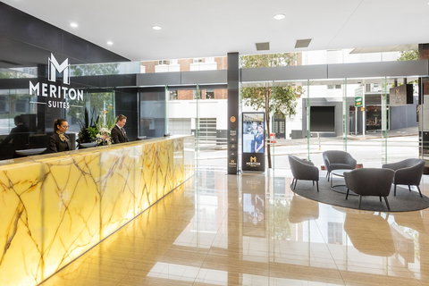 Meriton Suites Adelaide Street, Brisbane - Stays Accommodation 5